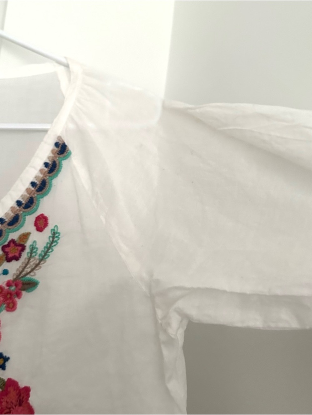 Johnny Was White Embroidered Floral Tunic with Multicolor Accents - Picture 4 of 5